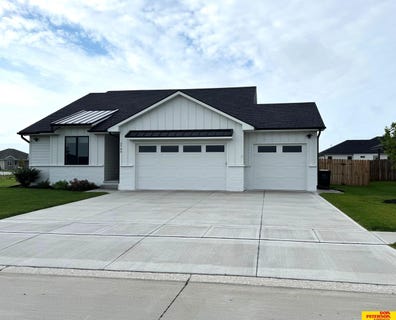 /international/us/2745-samuel-drive-fremont-ne-110097644526/