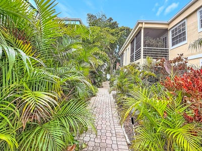 /international/us/305-se-11th-avenue-pompano-beach-fl-110106801208/