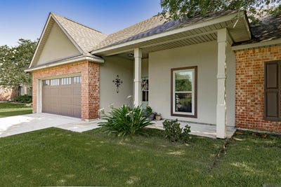 /international/us/43074-cypress-bend-ave-gonzales-la-110100452168/