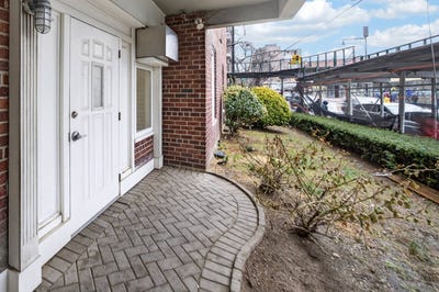 /international/us/142-05-roosevelt-ave-flushing-ny-110106280848/