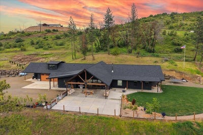 /international/us/2220-butte-falls-highway-eagle-point-or-110107691592/
