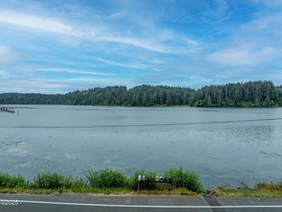 /international/us/4283-yaquina-bay-road-newport-or-110101055674/?lang=en