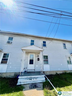 /international/us/152-water-street-wind-gap-boro-pa-110107823756/
