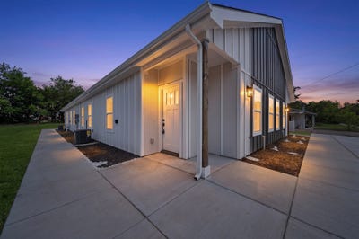 /international/us/118-mark-street-sulphur-springs-tx-110108488921/