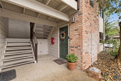/international/us/421-w-san-antonio-street-san-marcos-tx-110107510821/