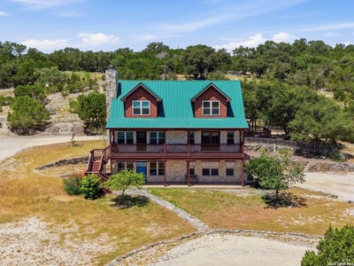 /international/us/412-bear-springs-trl-pipe-creek-tx-110119649207/