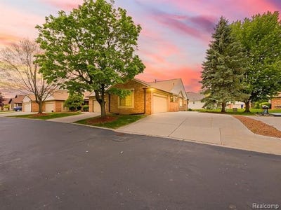 /international/us/38663-cypress-meadow-drive-clinton-twp-mi-110108225637/