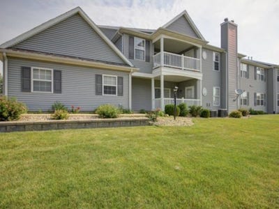 /international/us/3038-stillwater-landing-urbana-il-110103546196/
