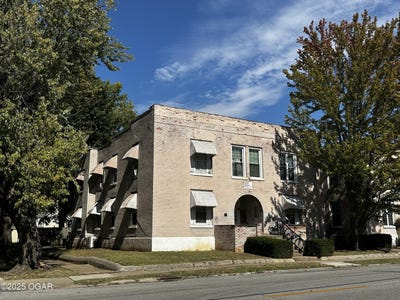 /international/us/815-837-w-4th-street-joplin-mo-110108488902/