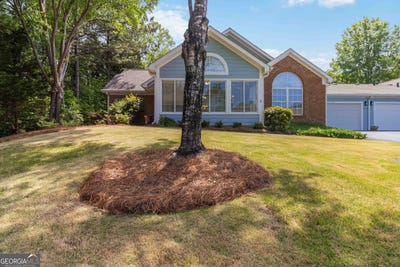 /international/us/17106-harvest-ridge-lane-johns-creek-ga-110107380732/