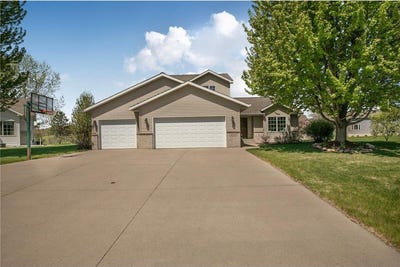/international/us/409-12th-street-n-cold-spring-mn-110108099214/