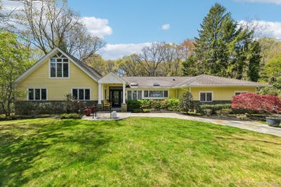 /international/us/27-treeview-drive-melville-ny-110107476798/