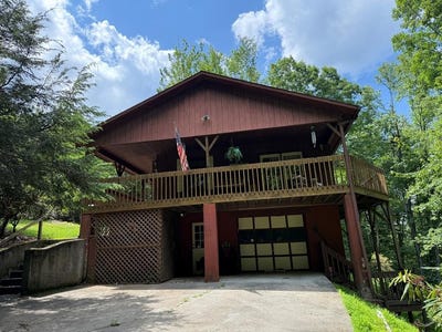 /international/us/154-powhatan-trail-fancy-gap-va-110108798100/