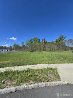 /international/us/18-interlaken-road-south-brunswick-nj-110107885175/