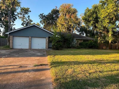 /international/us/438-southern-oaks-drive-lake-jackson-tx-110120534065/