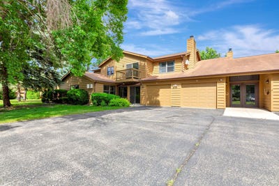 /international/us/940-babcock-street-neenah-wi-110108583983/