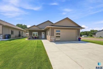 /international/us/1201-s-foss-ave-sioux-falls-sd-110120552586/