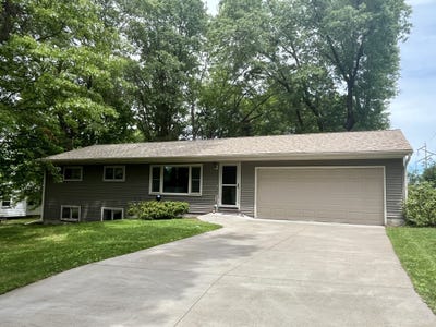 /international/us/3464-potter-road-eau-claire-wi-110108492262/