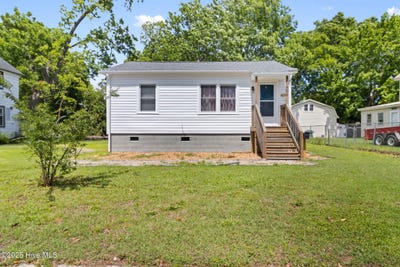 /international/us/406-walnut-street-elizabeth-city-nc-110099698383/