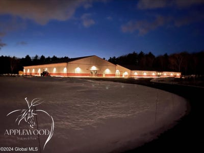 /international/us/767-grooms-road-clifton-park-ny-110100243733/