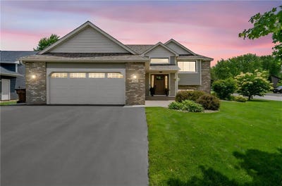 /international/us/2401-hydram-avenue-n-oakdale-mn-110108858582/