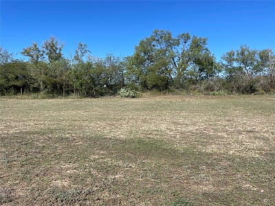 /international/us/2002-america-street-goldthwaite-tx-110103264139/