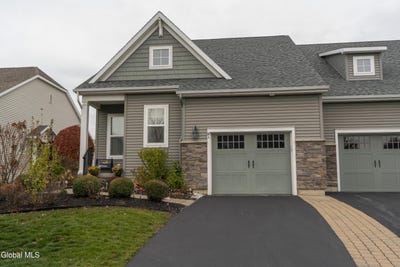 /international/us/16a-winchester-place-mechanicville-ny-110103385450/
