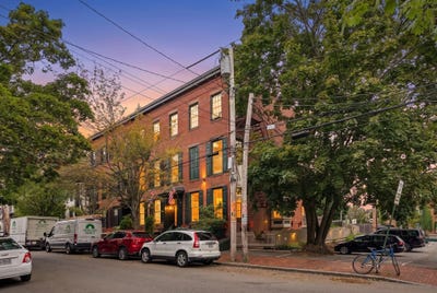 /international/us/15-pine-street-portland-me-110110167995/