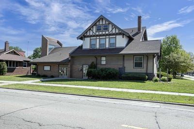 /international/us/634-wisconsin-street-oshkosh-wi-110107964570/