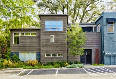 /international/us/36-center-street-douglas-mi-110120588700/