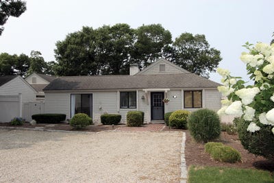 /international/us/59-mashie-circle-mashpee-ma-110101358839/