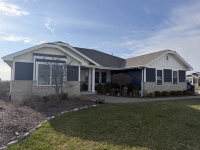 /international/us/735-peacock-place-manteno-il-110107395187/