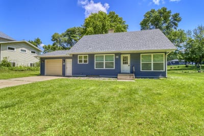 /international/us/607-maplewood-drive-se-pelican-rapids-mn-110109133144/