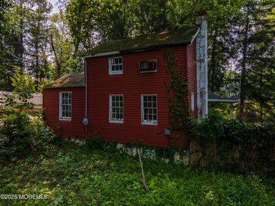 /international/us/965-w-front-street-red-bank-nj-110100214203/