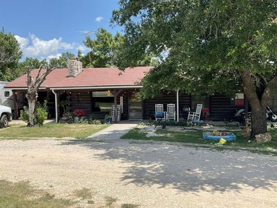 /international/us/3365-crook-court-granbury-tx-110101217374/