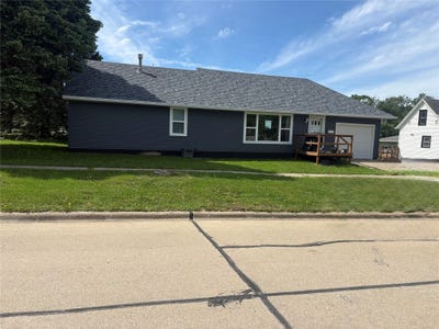 /international/us/404-north-street-guthrie-center-ia-110108132622/