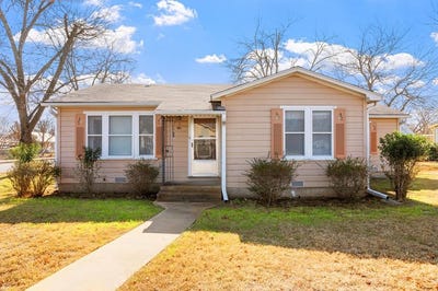 /international/us/811-franklin-fredericksburg-tx-110104403192/
