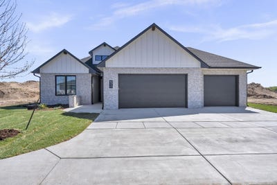 /international/us/8317-w-waterway-ct-maize-ks-110096975325/