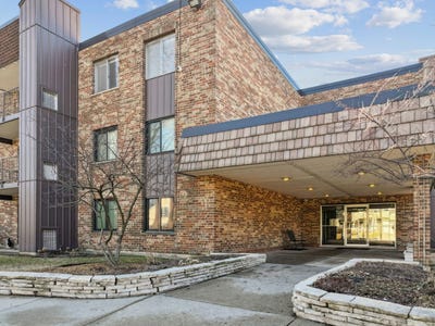 /international/us/522-e-algonquin-road-schaumburg-il-110105857604/