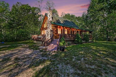/international/us/8031-w-3-mile-road-branch-mi-110108423433/