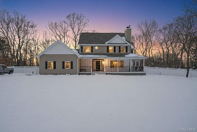 /international/us/7-sander-court-middle-island-ny-110104434636/