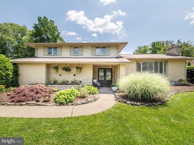 /international/us/4260-estates-drive-center-valley-pa-110100501646/