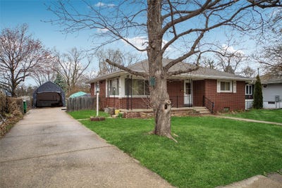 /international/us/508-w-boston-avenue-indianola-ia-110107077193/