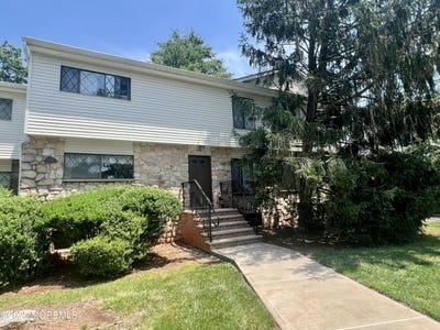 /international/us/899-merritt-drive-hillsborough-nj-110100379556/