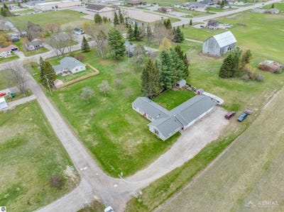 /international/us/3048-arlene-drive-west-branch-mi-110107776138/
