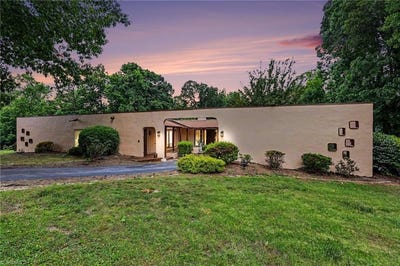 /international/us/5427-tallwood-estates-drive-thomasville-nc-110108796184/