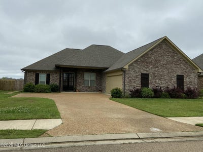 /international/us/173-w-clearview-drive-madison-ms-110108383053/