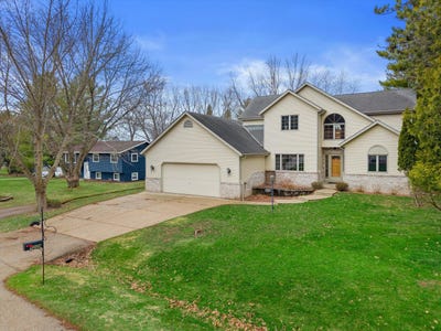 /international/us/4009-hickory-knoll-rd-hartland-wi-110107277641/
