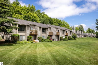 /international/us/11255-e-fort-road-suttons-bay-mi-110109180140/
