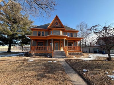 /international/us/202-e-garfield-avenue-marion-wi-110106326674/